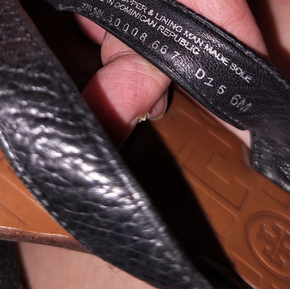 Tory Burch Thora Black thong sandals. Sz 6 - Picture 6 of 6